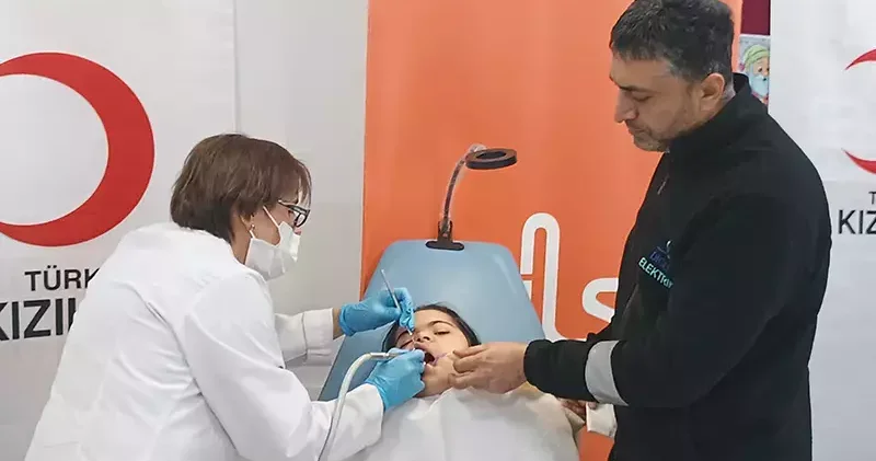 İzmir den Batman a gelen gönüllü hekimler, özel bireylerin dişlerini tedavi etti