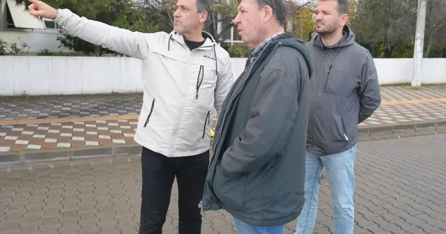 Burhaniye de çöken kanalizasyon borusu yol kapattırdı Balıkesir Haberleri