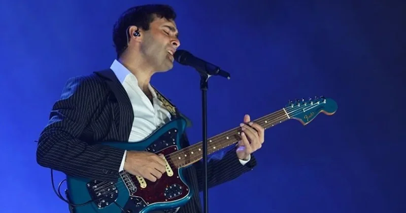 Mert Demir: Ateşe Düştüm’ü Ebru Yaşar’a vermek istedim, Bu şarkı pek hit değil gibi demişti