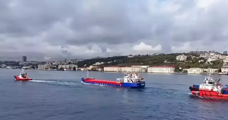 İstanbul Boğazı nda arızalanan kuru yük gemisi, Ahırkapı Demir Sahası’na çekildi