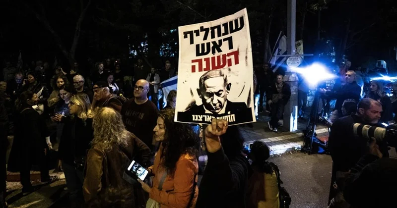 Netanyahu nun yolsuzluk davalarından af talebi Tel Aviv de protesto edildi