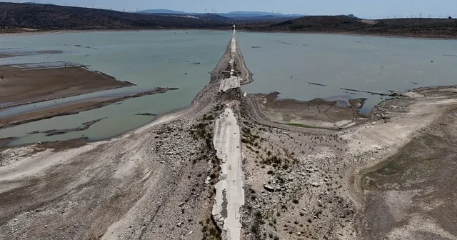 Çeşme de rekor yağışa rağmen Kutlu Aktaş Barajı nda doluluk yüzde 1 in altında İzmir Haberleri