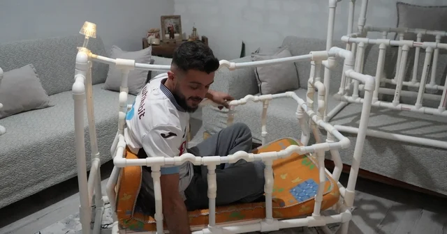 Tesisatçıdan borudan beşik: İçine girip test etti, viral oldu Borudan yapılan beşiği su tesisatına bağlayıp sıcak beşik yapacak Samsun Haberleri