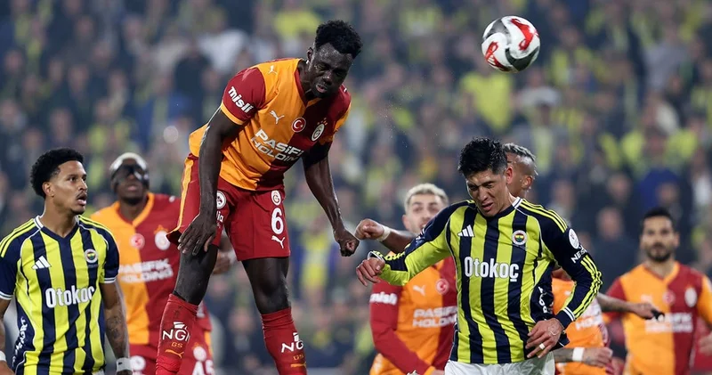 Derbide devre arası gerginlik: Koridorda sarı kart çıktı