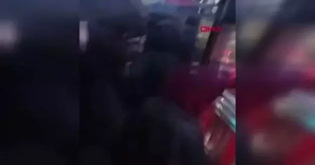 İstanbullunun çilesi! Arızalanan metrobüs vatandaşı mağdur etti