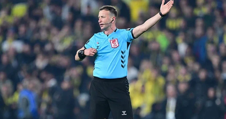 Fenerbahçe Galatasaray derbisinde çok konuşulan karar: Gol, VAR a takıldı!