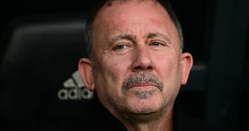 Beşiktaş ta yılın sürprizi! Sergen Yalçın yıldız ismin üstünü çizdi