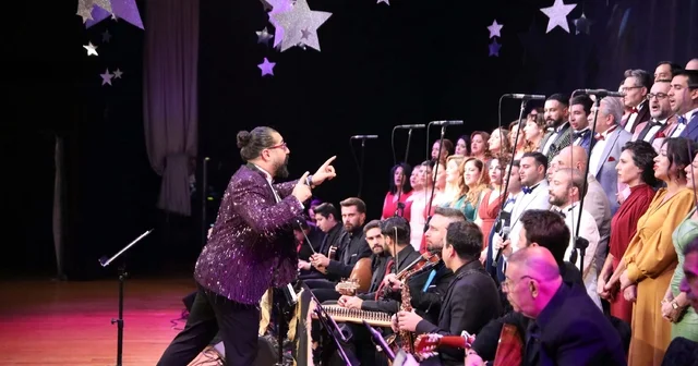 Gündüz şifa dağıtıyor, akşam kurduğu koroyla sahne alıyor Gaziantep Haberleri