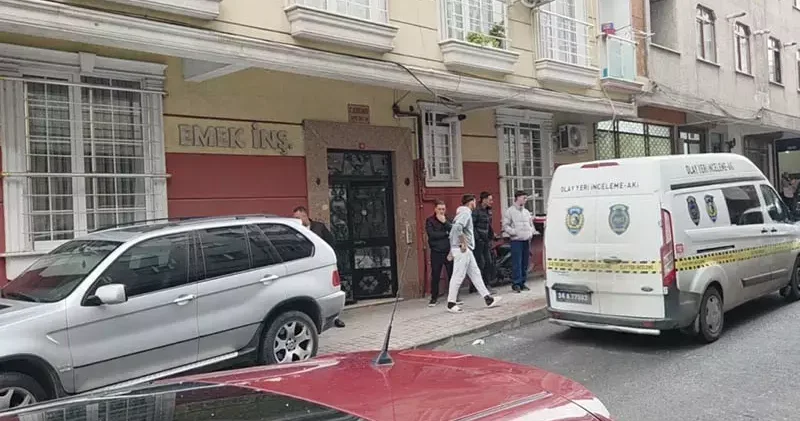 Küçükçekmece’de tartıştığı komşusunun evini kurşunladı