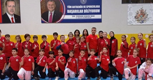 Körfez in genç ve minik karatecileri 23 madalya aldı Kocaeli Haberleri