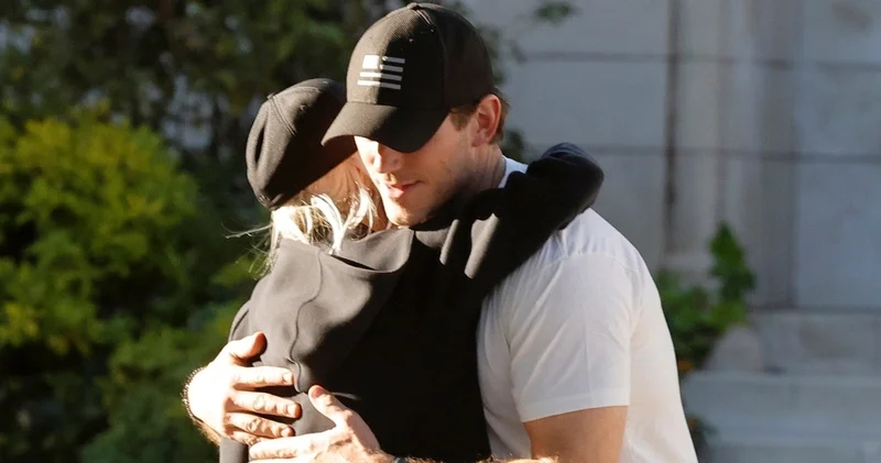 Eski eşler Chris Pratt ve Anna Faris yoksullara yemek dağıtmak için buluştu