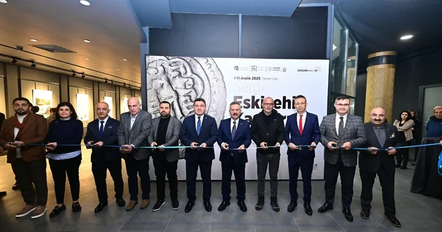 Kazı çalışmalarında ortaya çıkarılan tarihi eserlerin fotoğraflarından oluşan sergi açıldı Eskişehir Haberleri