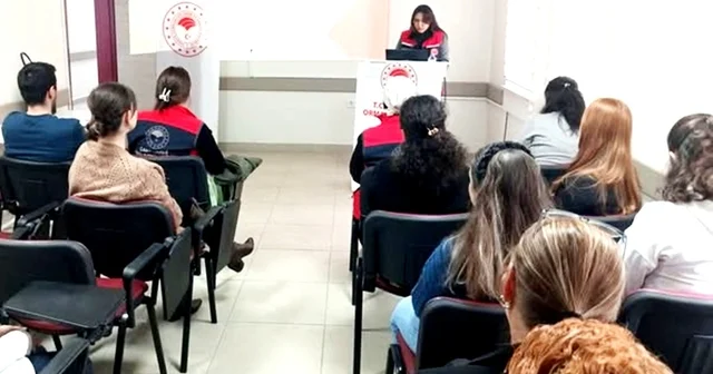 Gelibolu da kahverengi kokarca zararlısıyla mücadele için bilgilendirme etkinliği gerçekleştirildi Çanakkale Haberleri