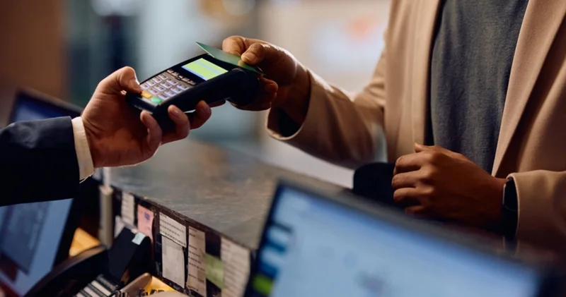 Zorunlu servis ücreti uygulaması kalktı mı, servis ücreti almak yasal mı, menüde yazan servis ücretini ödemek zorunlu mu?