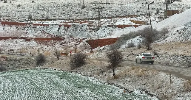 Bayburt’un yükseklerinde kış bastırdı VİDEO İZLE