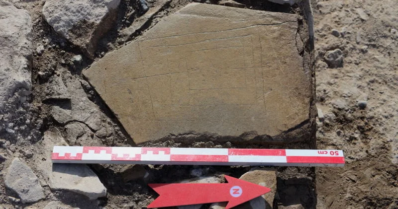 Osmanlı kışlasında askerlerin dokuz taş oynadığı belirlendi