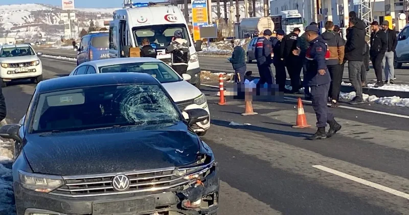 Aracını park edip yolun karşısına geçmek istemişti: Otomobilin çarptığı talihsiz adam olay yerinde can verdi