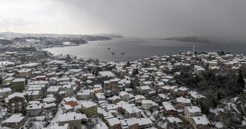 İstanbul da dünkü yağışın ardından bazı noktalardaki kar kalınlığı yer yer 10 santimetreyi buldu İstanbul Haberleri