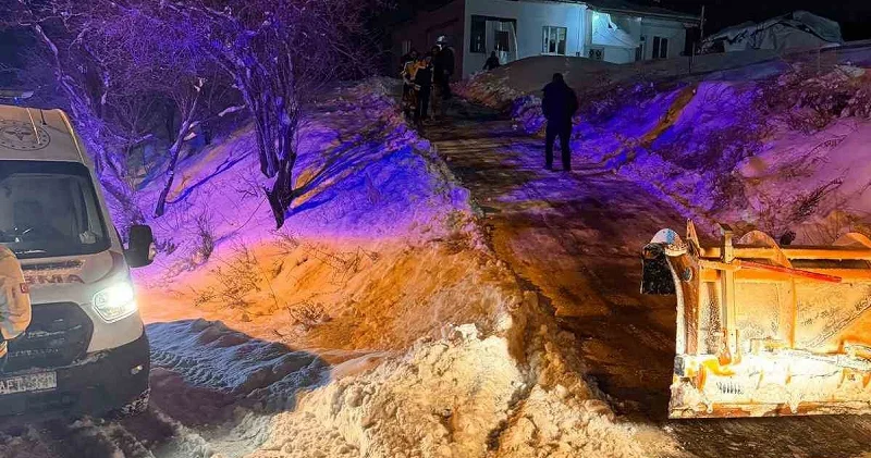 Ekipler teyakkuza geçti: Tüm mahallelerde yollar ulaşıma açıldı Gündem Haberleri