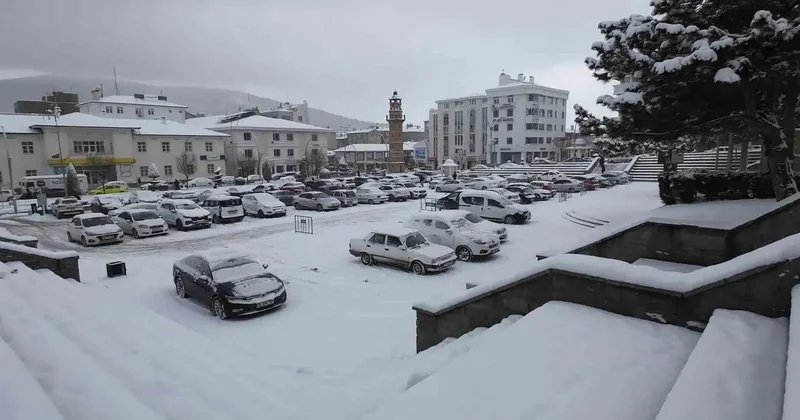 Yozgat’ta kar bereketi: Hem doğa sevindi hem çocuklar