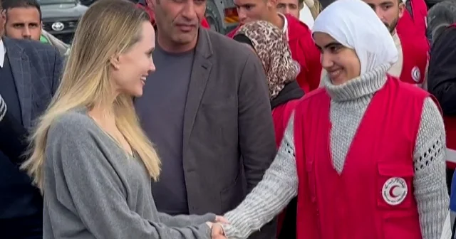 Dünyaca ünlü oyuncu Angelina Jolie Refah Sınır Kapısı’nda Gazze’ye yardım girişlerini inceledi VİDEO İZLE