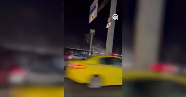 Küçükçekmece de metrobüs alevlere teslim oldu! Yolcular ölümden döndü