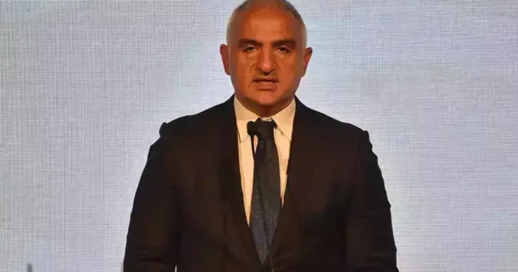 Bakan Ersoy, Ankara Resim ve Heykel Müzesi ni ziyaret etti