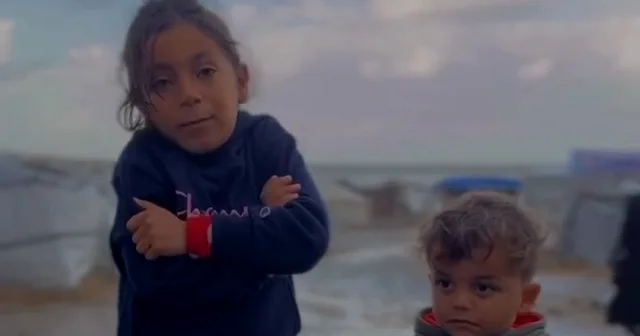 Soğuk yağmur ve yokluk: Gazze de çocuklar donuyor VİDEO İZLE