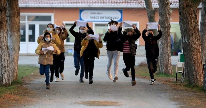 2026 MEB eğitim öğretim takvimine göre yaz tatili tarihi: okullar ne zaman kapanıyor, yarıyıl tatili ne zaman?