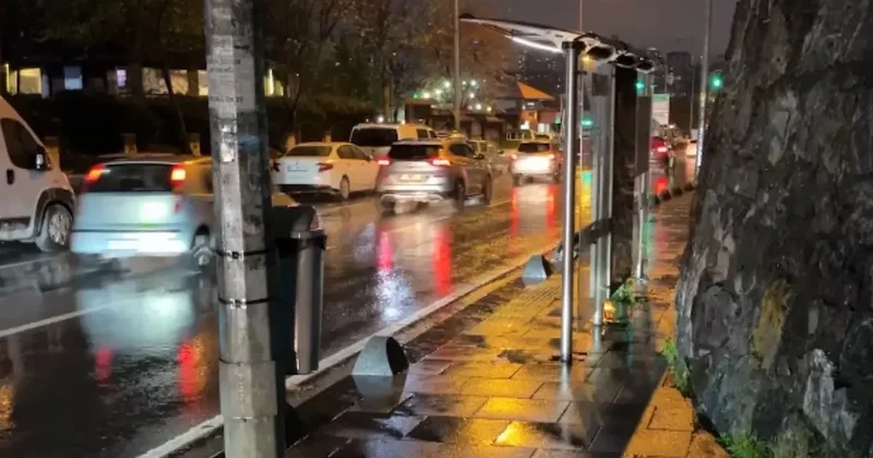 1 aylık bebeği Esenler de otobüs durağına bıraktılar!