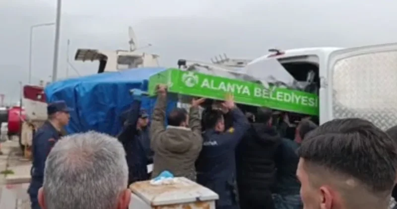 Son dakika: Antalya da barınak çalışanının cansız bedeni denizde bulundu Son dakika haberleri