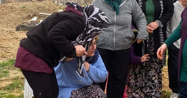 Burdur daki feci kazada hayatını kaybeden anne oğul gözyaşları içinde yan yana toprağa verildi Antalya Haberleri