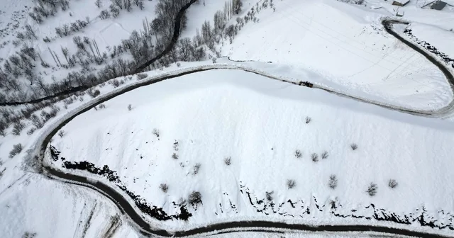 Kato Dağı beyaz gelinliğini giydi, ortaya seyrine doyumsuz manzaralar çıktı Şırnak Haberleri