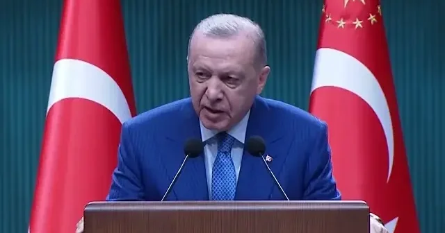 Cumhurbaşkanı Erdoğan: Atam izindeyiz deyip tüm yıl izin yapanlardan değiliz VİDEO İZLE