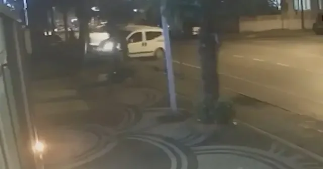 Balıkesir de hafif ticari aracın çarptığı yaya hayatını kaybetti VİDEO İZLE