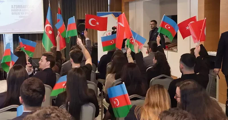 İstanbul da Azerbaycan Diaspora Gençleri: Birlik ve Gelişim Forumu düzenlendi