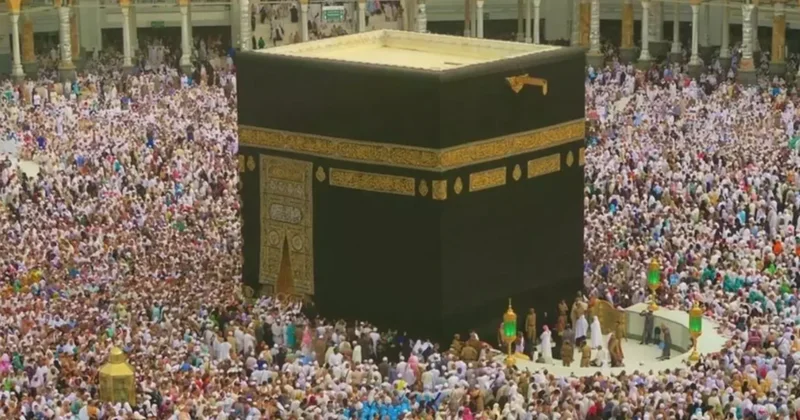 Dosyalardan çıkan akıl almaz olay: Epstein e Kabe örtüsü gönderilmiş Sözcü Gazetesi