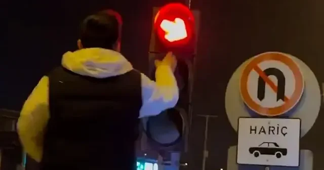 İçerik üreticisi Eren Yapalak trafik ışıklarının yönünü değiştirdi: O anları bir de hesabından paylaştı VİDEO İZLE