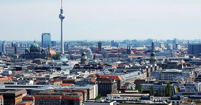 Avrupa nın en güçlü ülkesinde hayat duracak! Tek bir metro bile çalışmayacak Sözcü Gazetesi