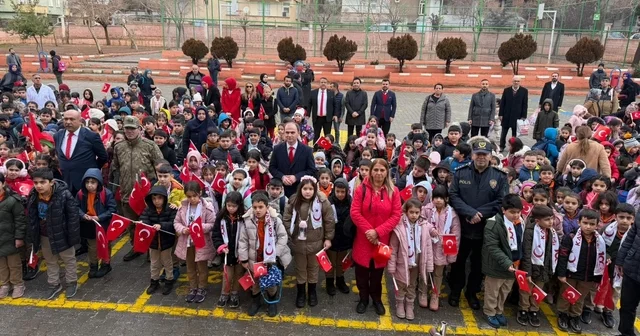 Siverek te okullar bayrak sevgisi temasıyla açıldı Şanlıurfa Haberleri