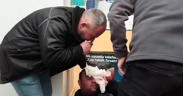 Ordu da rüzgarda düşen tabela kafasına çarpan belediye işçisi yaralandı Ordu Haberleri