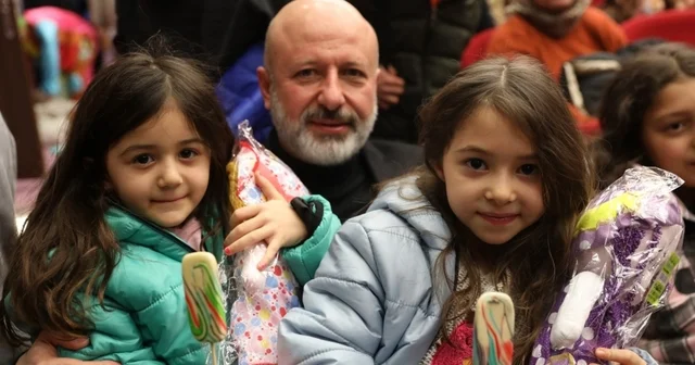 Başkan Çolakbayrakdar: En kıymetli hazinemiz çocuklarımızın gülümsemesidir Kocasinan da çocuklar sinemayla buluştu, yüzler güldü Kayseri Haberleri