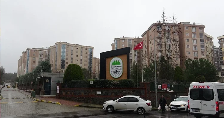İstanbul da acı olay: Asansör kabinleri arasında sıkışan işçi hayatını kaybetti