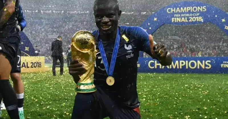 Kante de mutlu son çok yakın! Fenerbahçe sağlık kontrolünden geçirdi