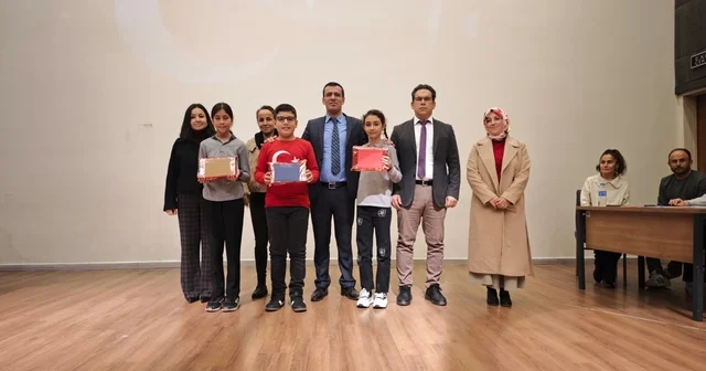 Sarıgöl de minik yüreklerden İstiklal Marşı coşkusu Manisa Haberleri