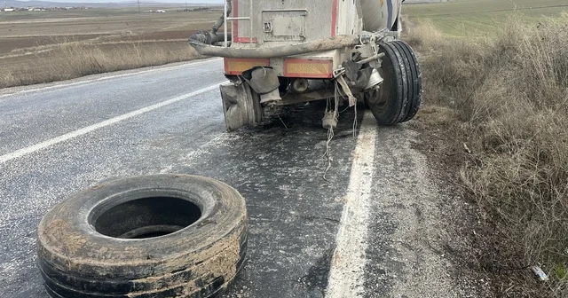 Çorum da tır ile çarpışan cipteki 4 kişi yaralandı Çorum Haberleri