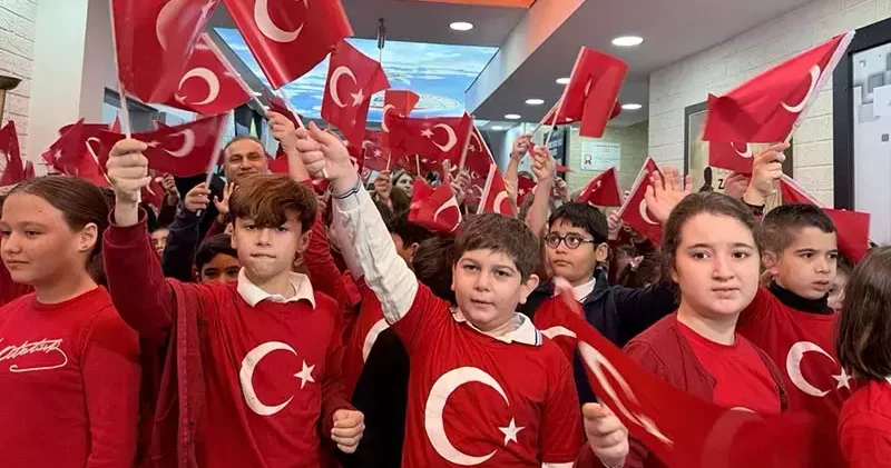 2025 2026 eğitim öğretim yılının ikinci dönemi ‘Bayrak sevgisi’ ile başladı