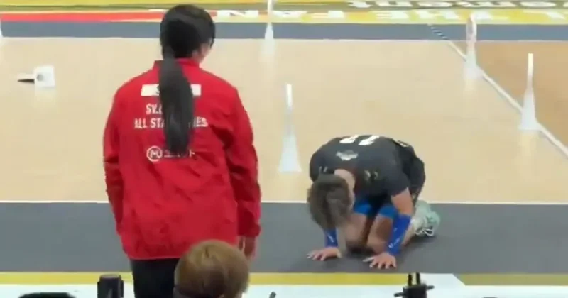 Beğeni yağıyor! Herkesin önünde eğilerek özür diledi