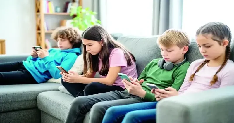 Ebeveynin izni olsa da sosyal medya yasak Yerel Gündem Haberleri