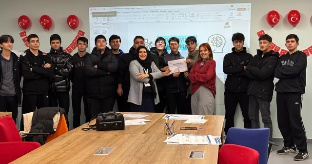 Binlerce öğrenci ara tatilde bilimle buluştu Manisa Haberleri